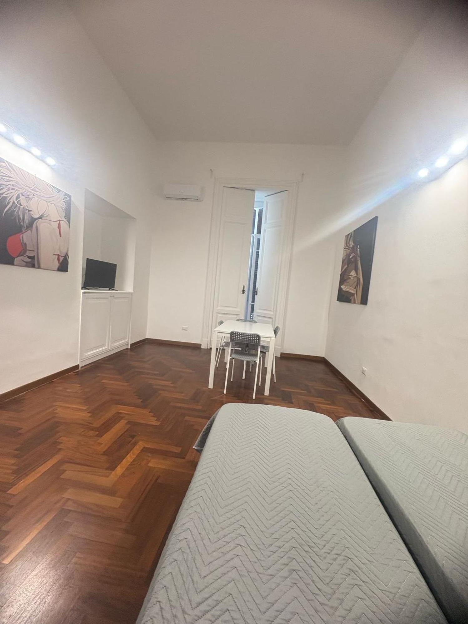 Santa Lucia 15 *